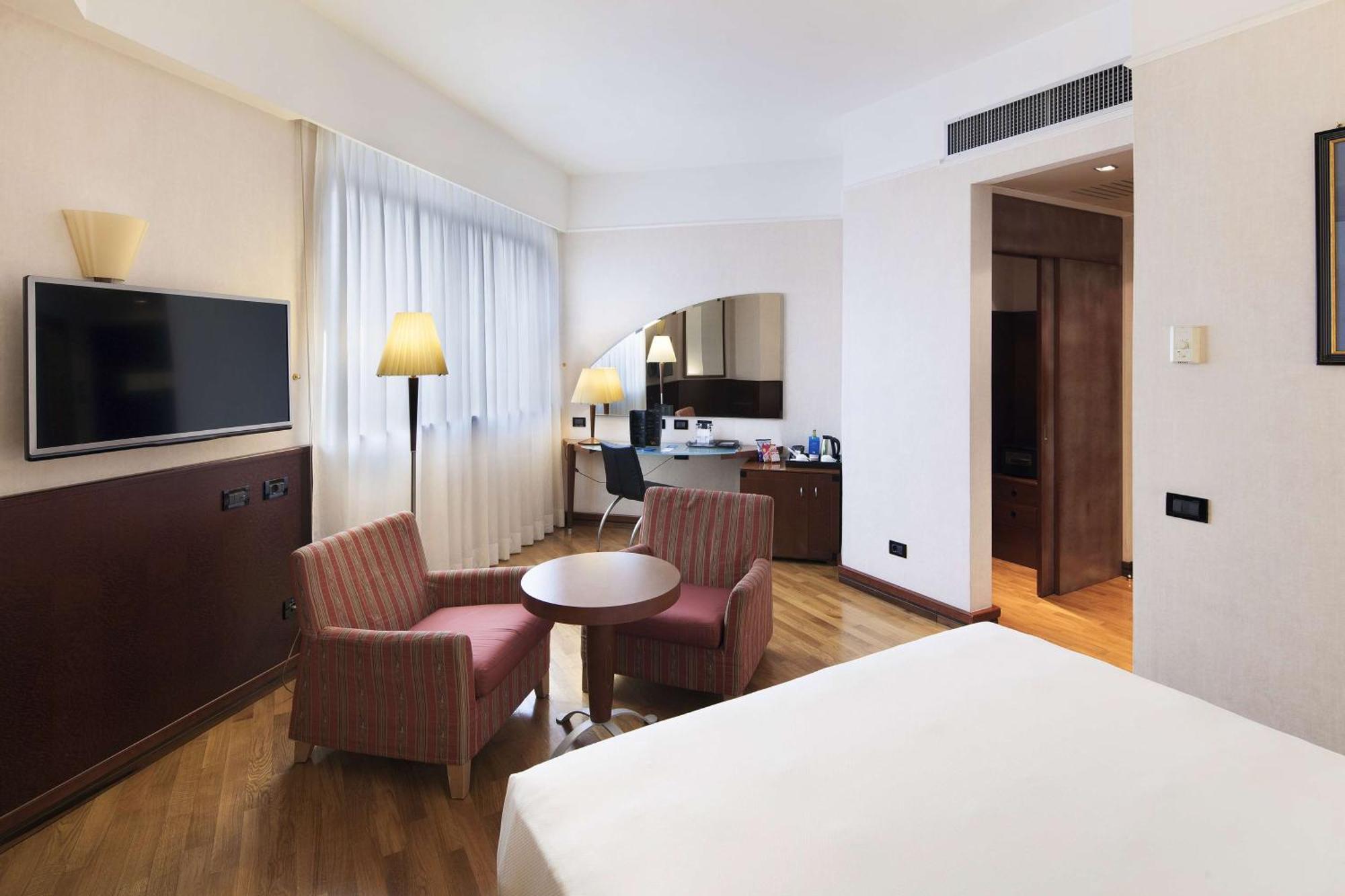 Hotel NH Milano Machiavelli Esterno foto