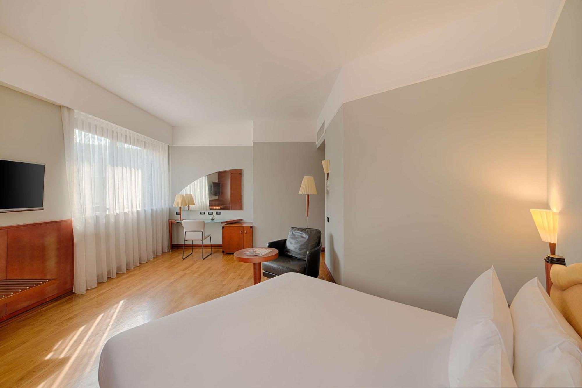 Hotel NH Milano Machiavelli Esterno foto