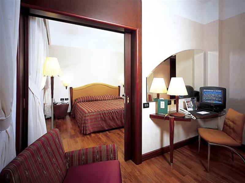 Hotel NH Milano Machiavelli Camera foto